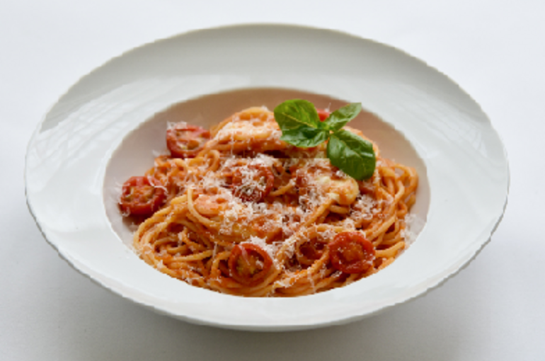 トマトモッツァレラのパスタ
